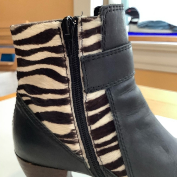 WOLKY Black Zebra Moto Ankle Boots Size 39 - Picture 7 of 15